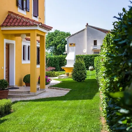 With Parking Space - Diklo, - 5809 アパート *