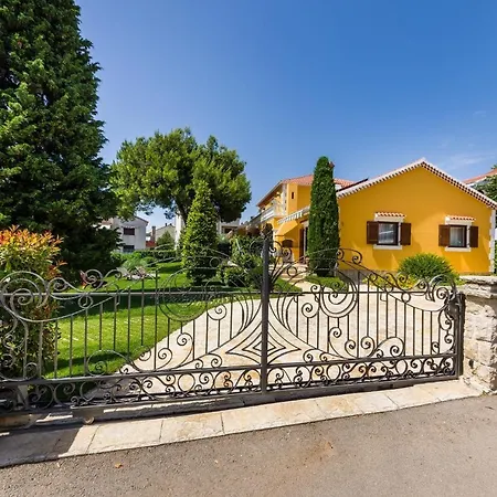 Appartement With A Parking Space - Diklo, - 5809 Zadar