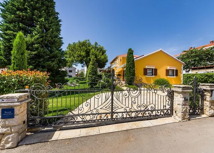 Lägenhet With Parking Space - Diklo, - 5809 Zadar