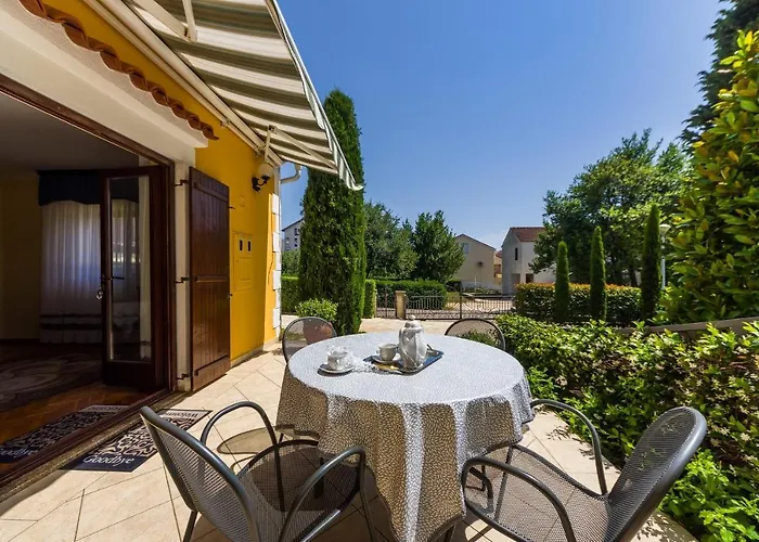 With Parking Space - Diklo, - 5809 Lägenhet